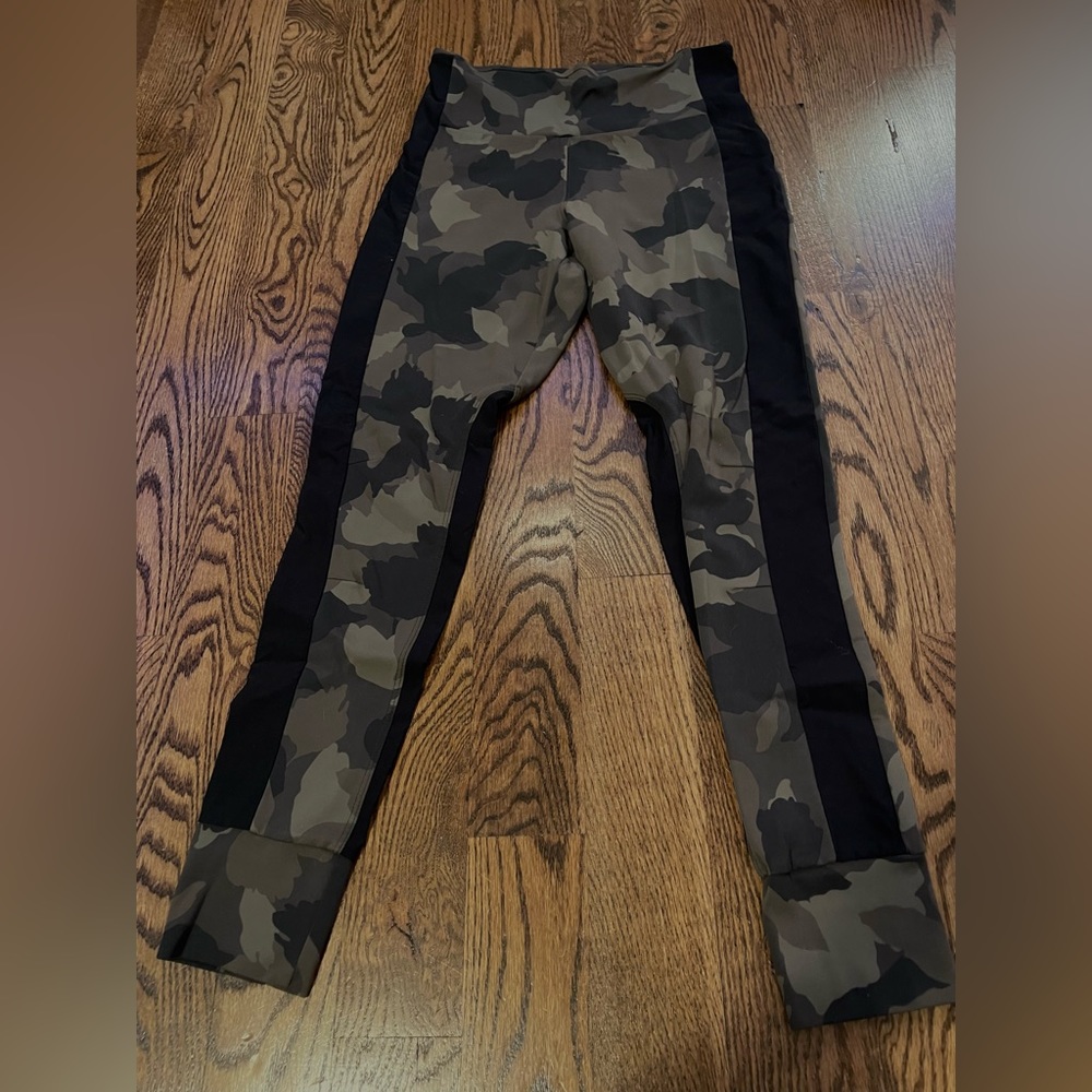 camouflage Athleta women’s leggings